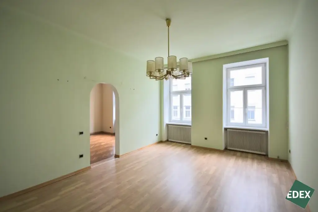 96 m² Altbauwohnung im 1. Stock mit Lift – zum Sanieren