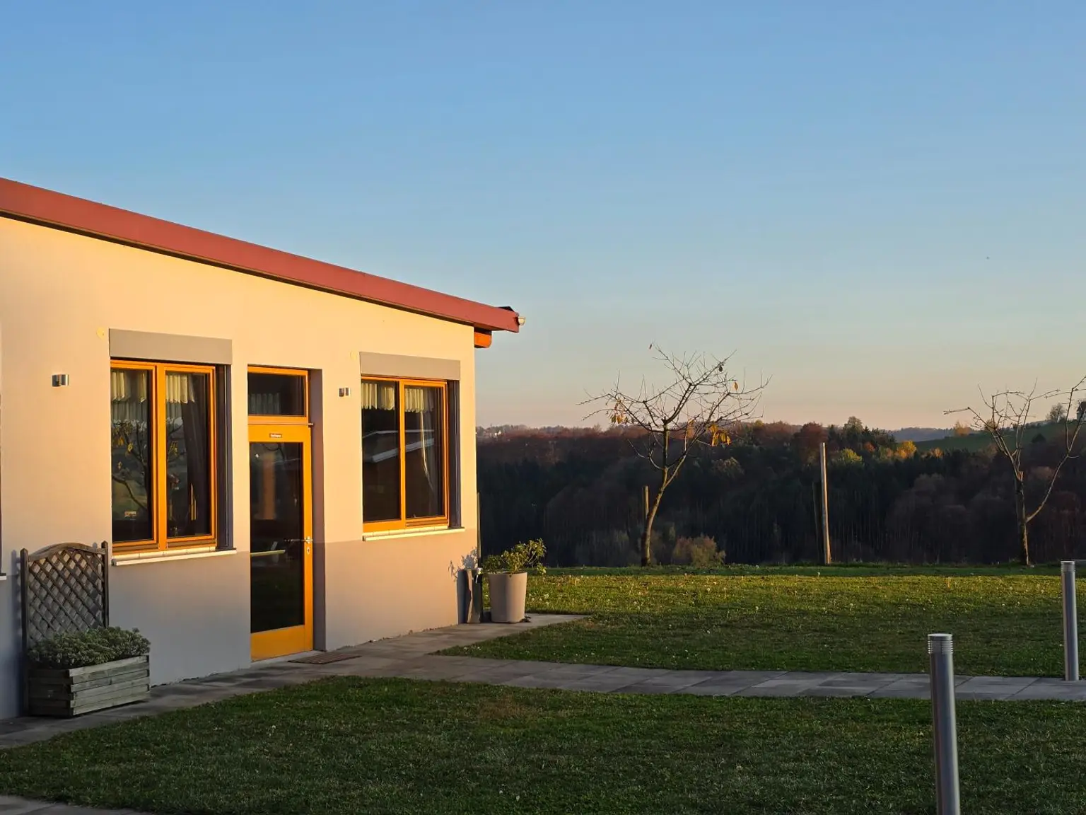 Großes Haus für Visionäre in Aussichtslage (Buschenschank, Weingärten)