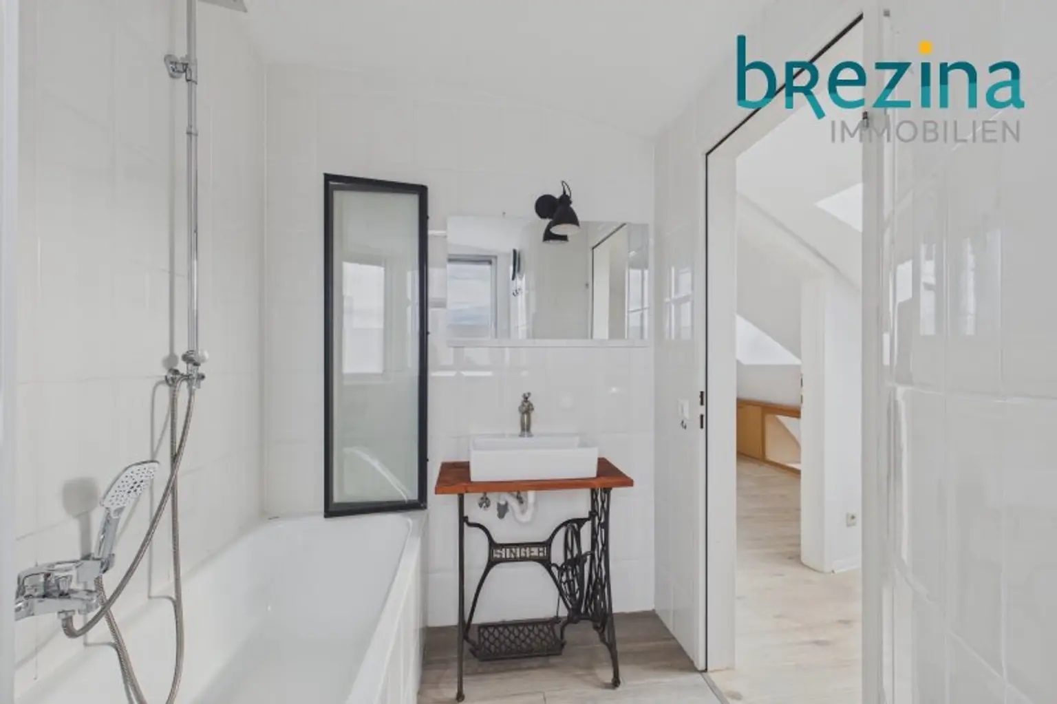 Einzigartiges Schmuckstück - Maisonettewohnung mit großer Terrasse