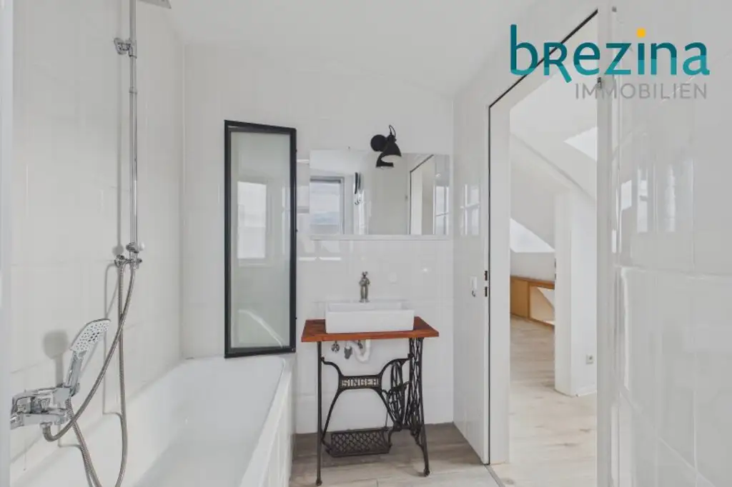 Einzigartiges Schmuckstück - Maisonettewohnung mit großer Terrasse