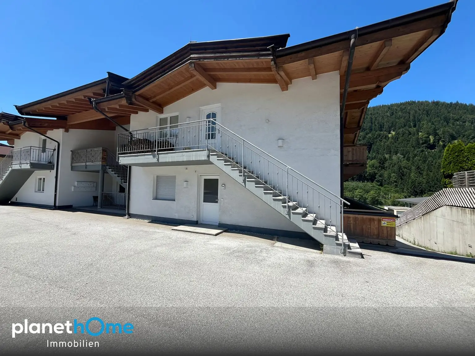 WOHNUNG IM EG