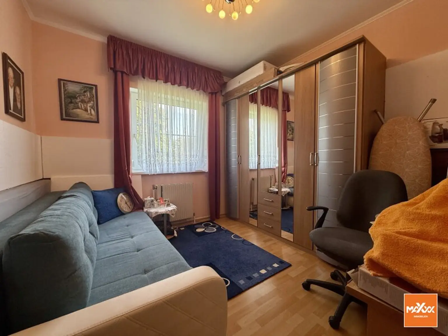 3-Zimmer-Wohnung mit verglaster Loggia und Grünblick!