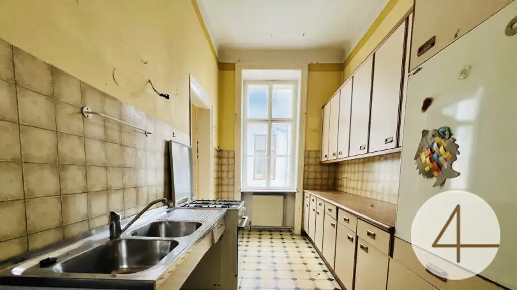 U6 ums Eck - dein Projekt - ruhige Seitengasse - sonniger Innenhofbalkon - Stadtzentrum fußläufig