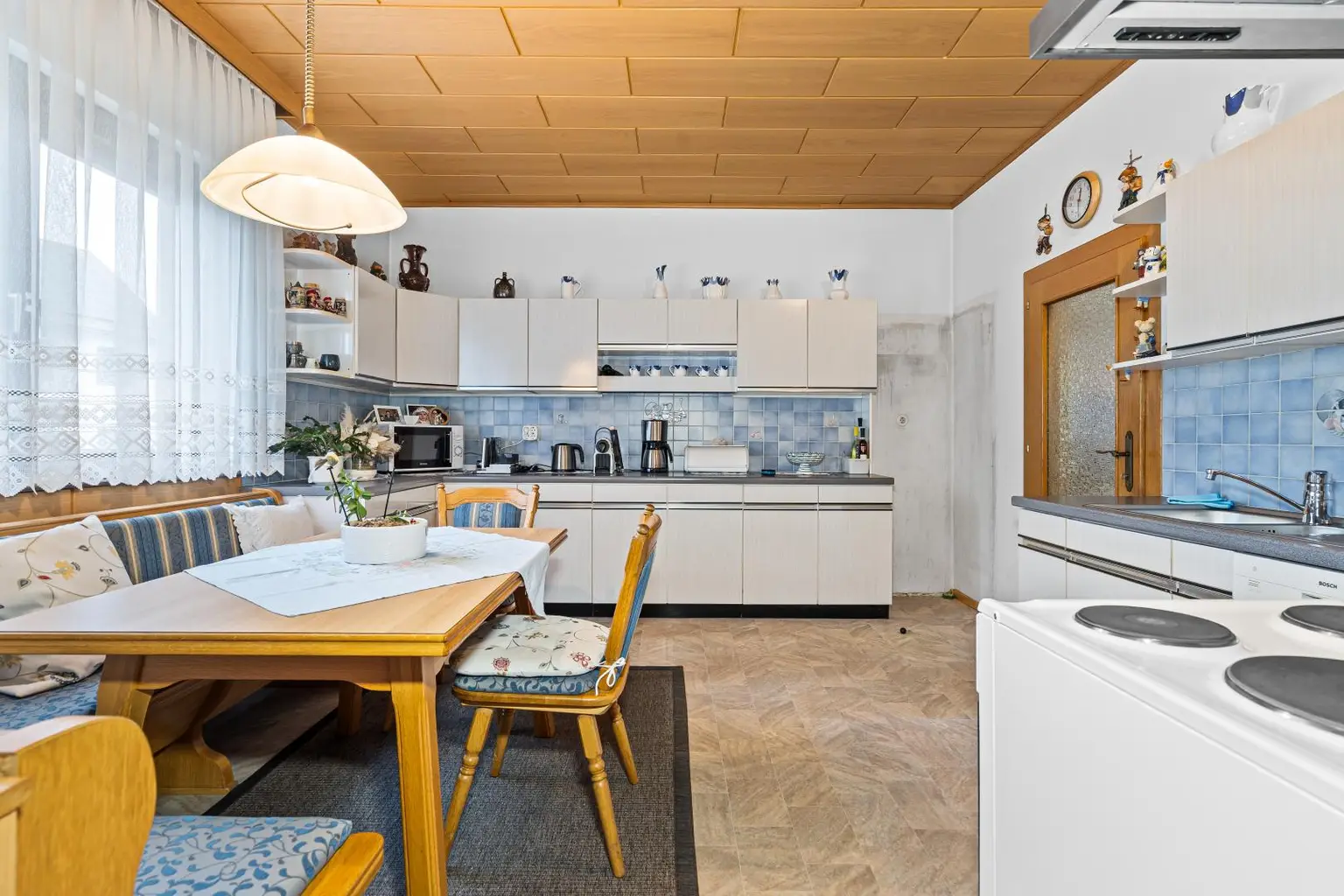 "gepflegtes Wohnhaus mit teilbarem Grundstück!"