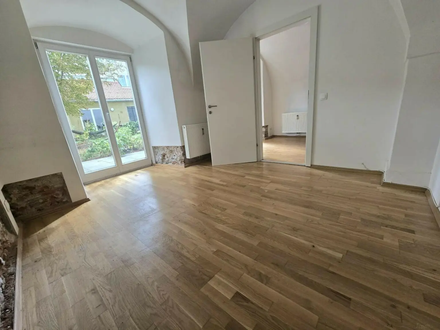 Nette Drei-Zimmer-Wohnung mit eigenem Gartenanteil - Nähe Kunsthaus - ab sofort!