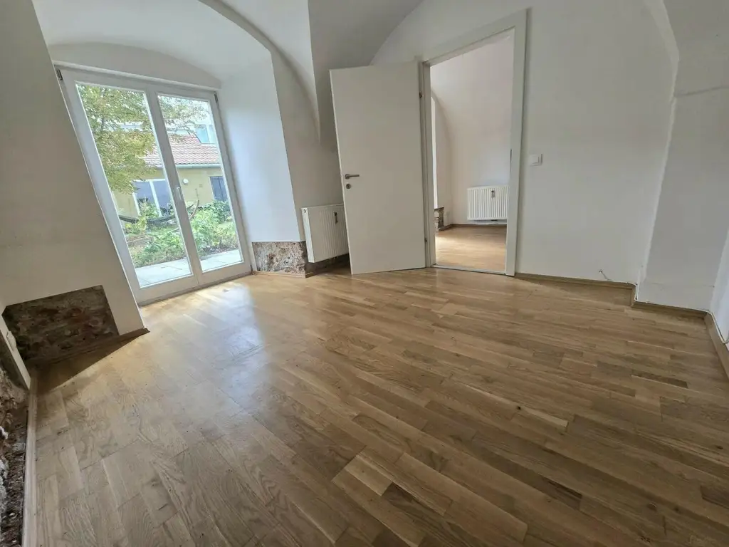 Nette Drei-Zimmer-Wohnung mit eigenem Gartenanteil - Nähe Kunsthaus - ab sofort!