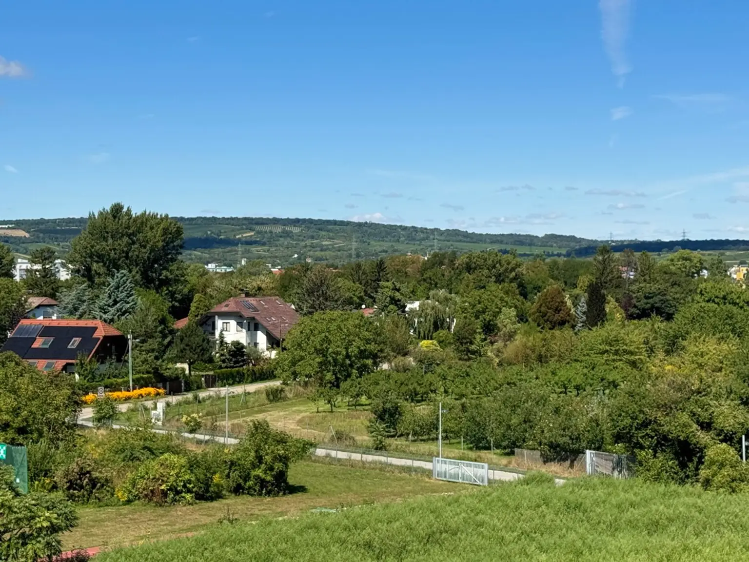 Neu und provisionsfrei: Schnäppchet Hit im 4. Stock - Hirschfeld