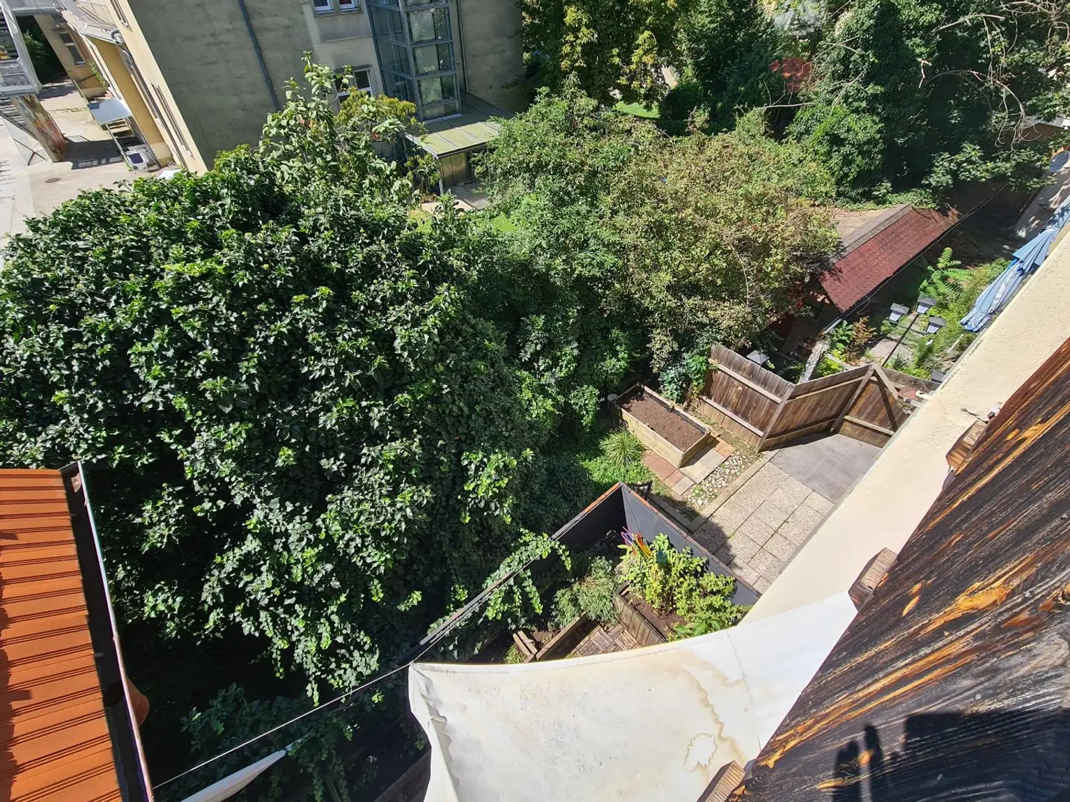 Galeriewohnung auf zwei Ebenen - eigene Garage - Balkon in den Innenhof - sehr gute Infrastruktur