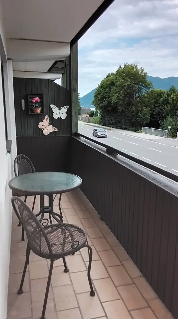 Eine komplett neu adaptierte 3-Zimmer-Wohnung mit Eckbalkon und Traunstein Blick.