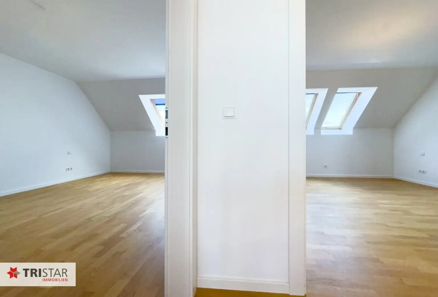 Nähe AKH · Dachgeschosswohnung · zwei Etagen · drei Außenflächen · Küchenanschlüsse auf beiden Ebenen · verführerischer Preis!!