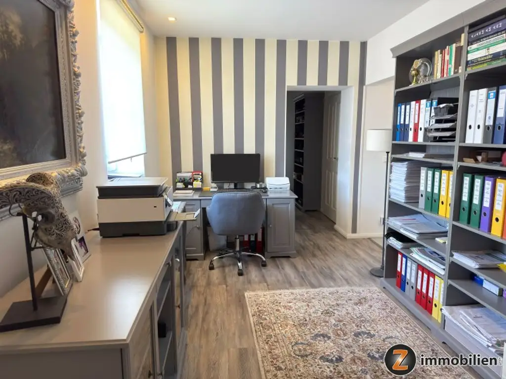 Modernes Wohnhaus mit zwei barrierefreien, getrennten Einheiten