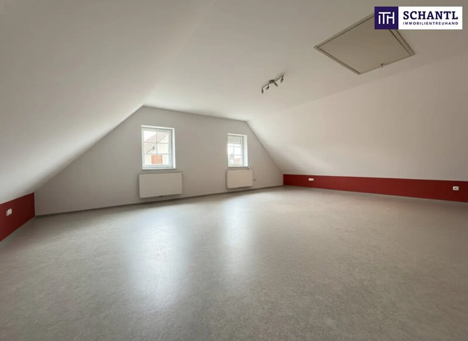 SONNENLAGE - Neuwertiges ca. 160m2 großes Traumhaus mit idyllischem Garten + Terrasse, 2 Garagen & Top-Ausstattung in Ruhelage