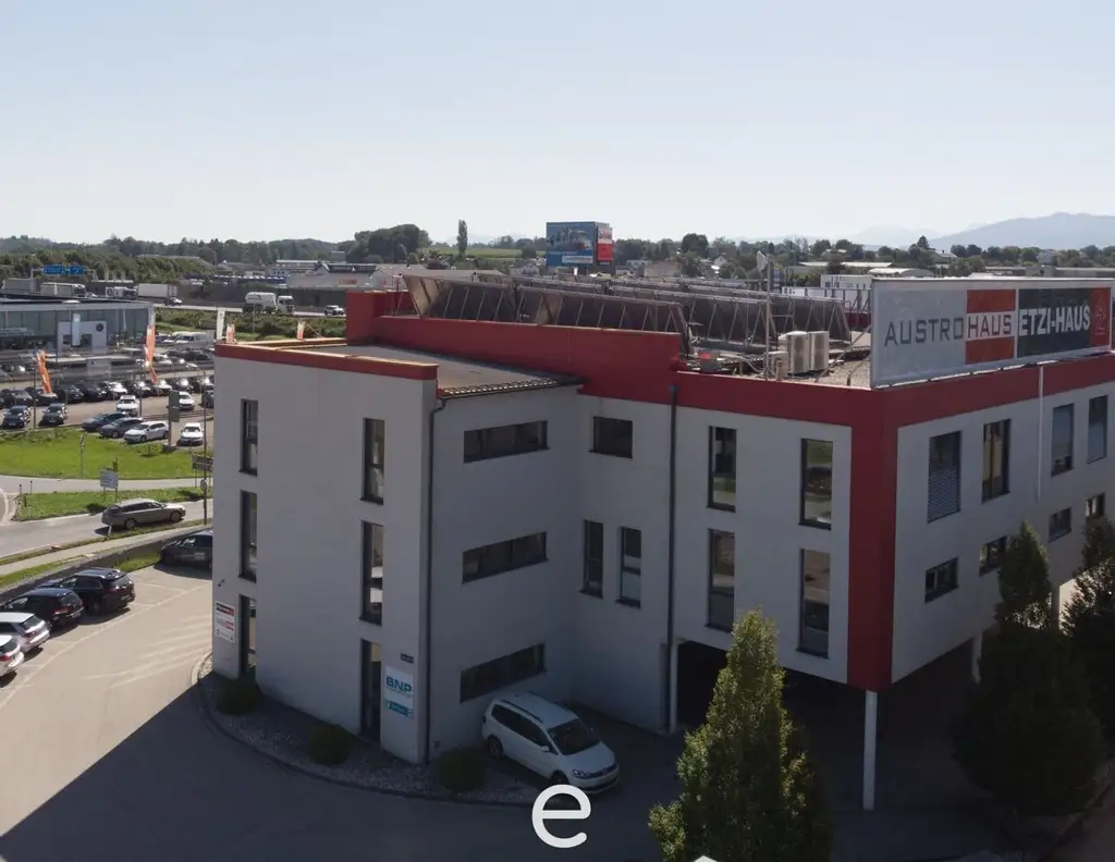 Hochwertiges Erdgeschoss Büro ostseitig in Frequenzlage direkt an der Autobahnabfahrt Vorchdorf!