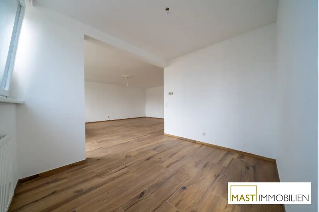 Zur Gänze sanierte 3 Zimmer-Wohnung mit großzügiger Loggia & Fernblick – Spitalgasse 1, Wiener Neustadt