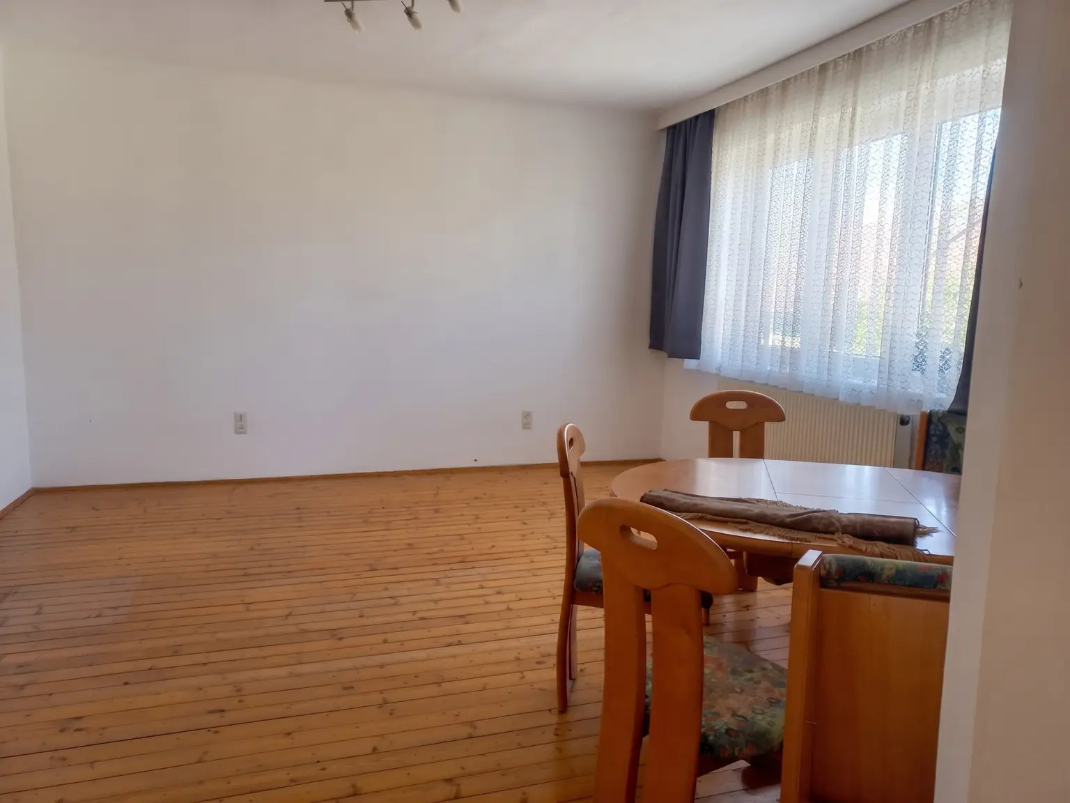 Zimmer 1 OG