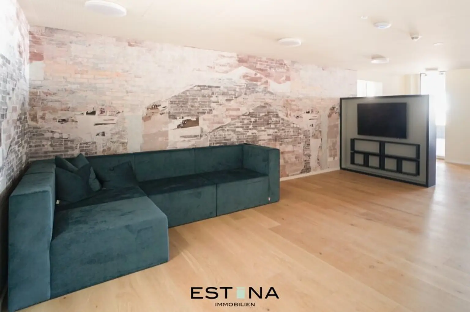 Premium City-Wohnung mit Weitblick & Wellness-Oase