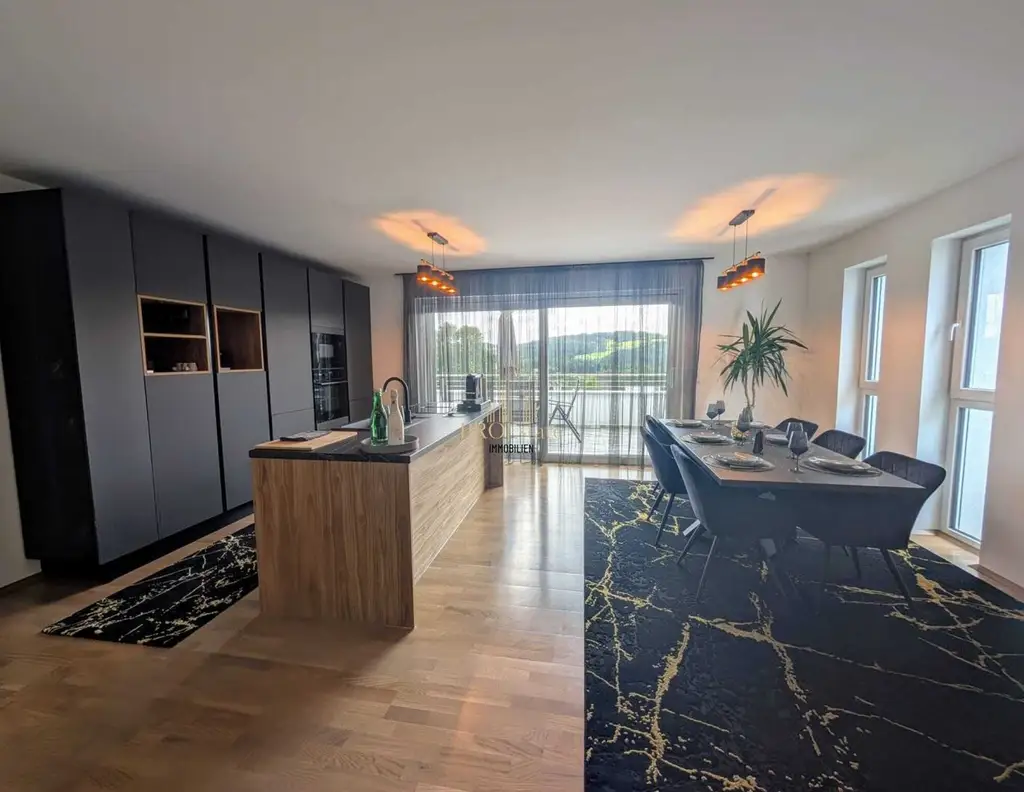 Renditeobjekt in Haslach: Gepflegtes Booking-Haus mit Garten, Balkonen & Garage! - ca € 3.000 Einnahmen monatlich!