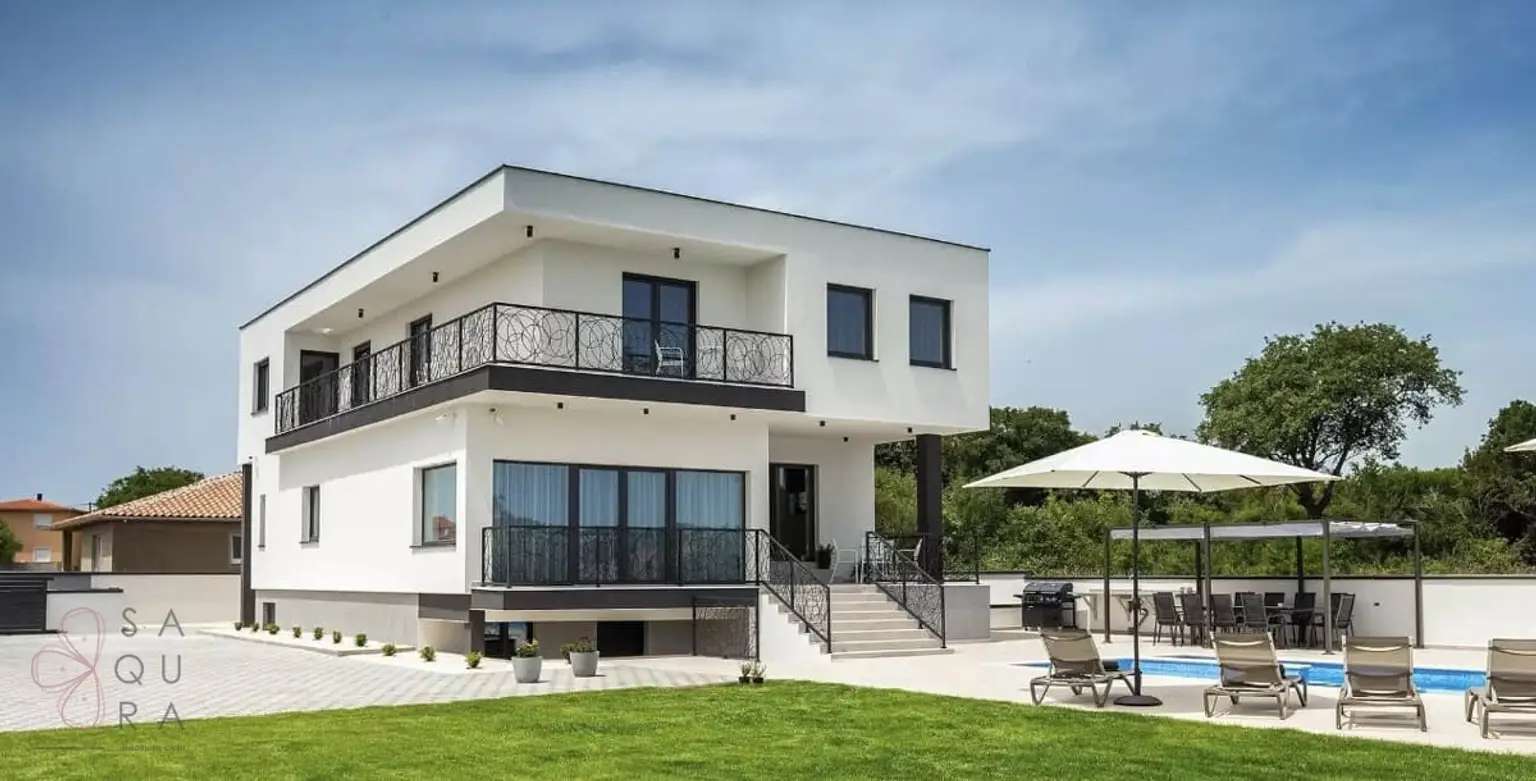 Modernes Anwesen in Pula – Mediterraner Luxus und Investitionschance