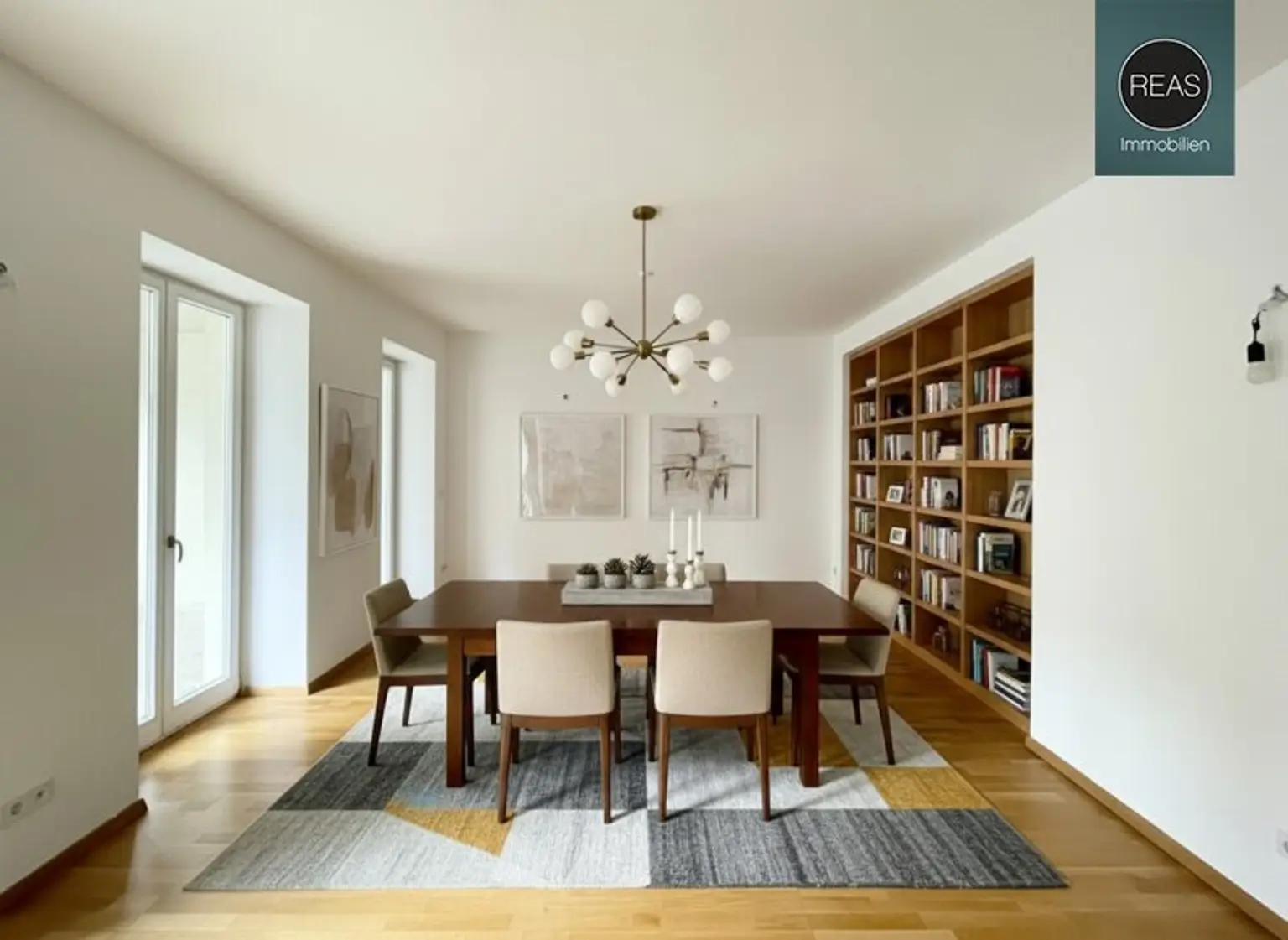 Provisionsfrei: Wunderschönes Apartment mit ruhiger Balkon-Terrasse bei der Orangerie Schönbrunn!