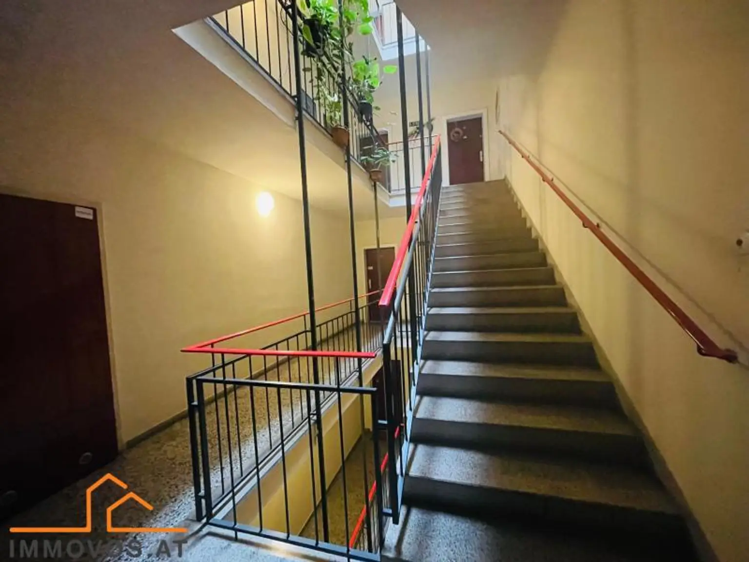 *PERFEKTE RAUMPLANUNG - GROSSE WOHNUNG ZUM WOHLFÜHLEN mit GRÜNBLICK*