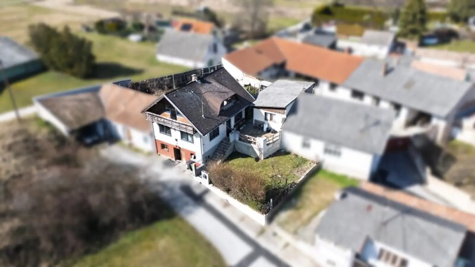 Potentialreiches Haus mit spitzen Weinkellerröhren in Groß-Schweinbarth