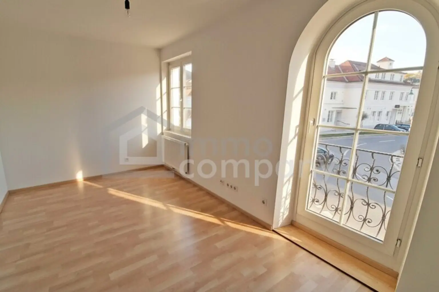 Provisionsfrei für den Mieter!  ----  Spitzen Single-Wohnung mit super Sonnen-Terrasse