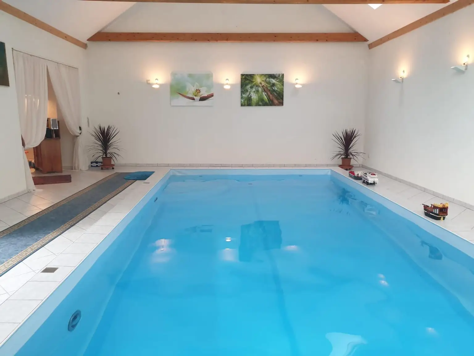 Indoor-Pool