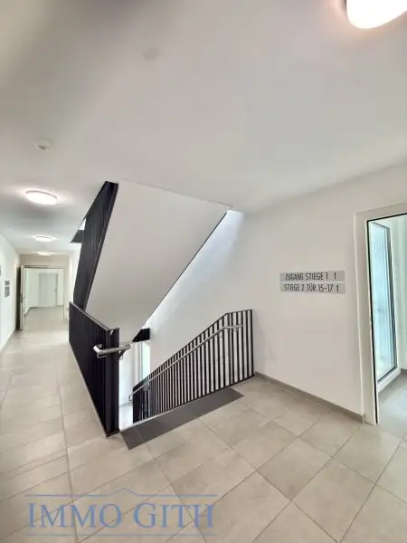 STAMMERSDORFER RUHELAGE: MODERNE 2-ZIMMER-WOHNUNG MIT NEUER KÜCHE, LOGGIA & TERRASSE ZU MIETEN!