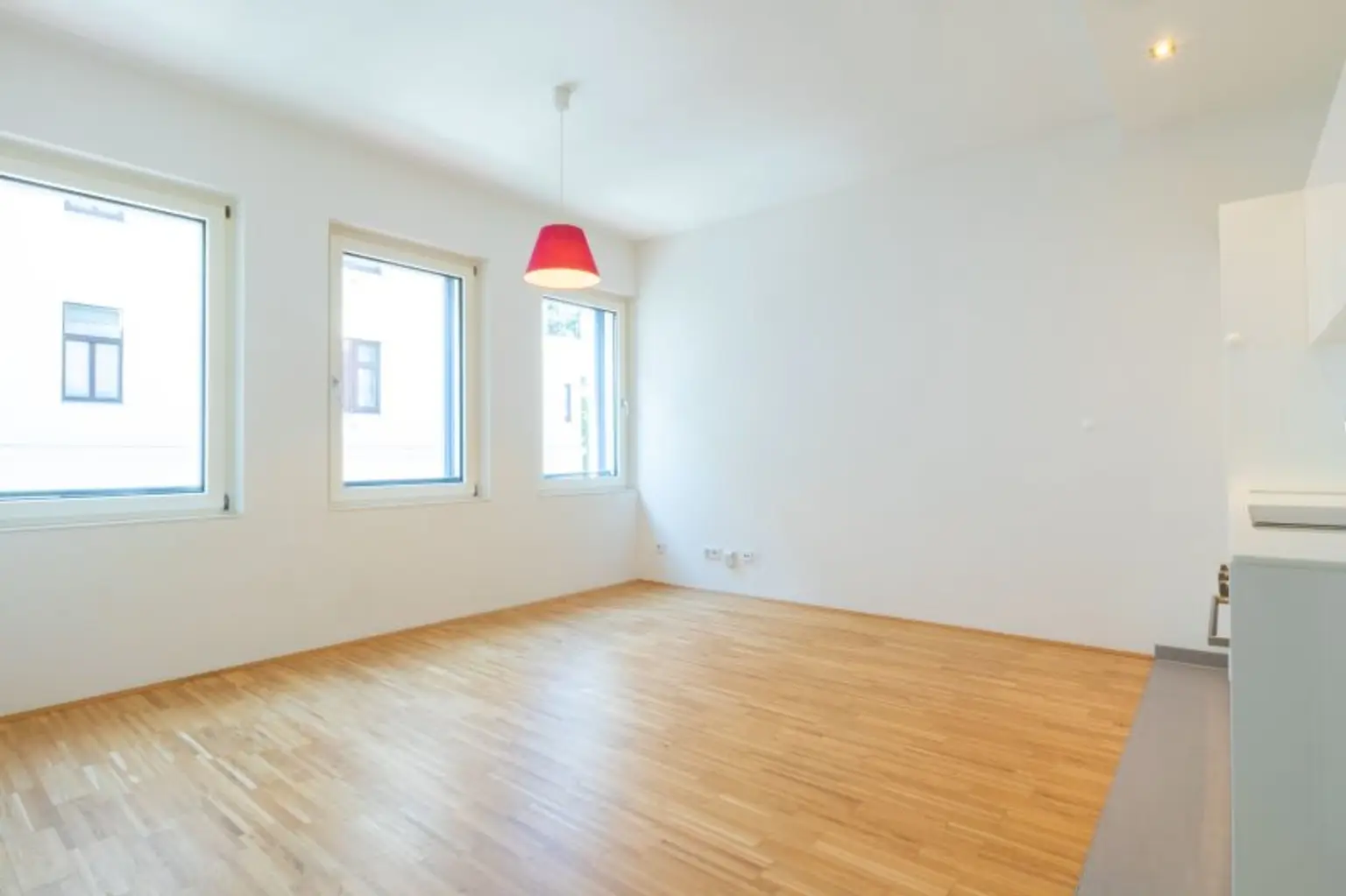 Moderne 2-Zimmer Wohnung in zentraler Lage mit Parkettboden und Fußbodenheizung- Pellet!