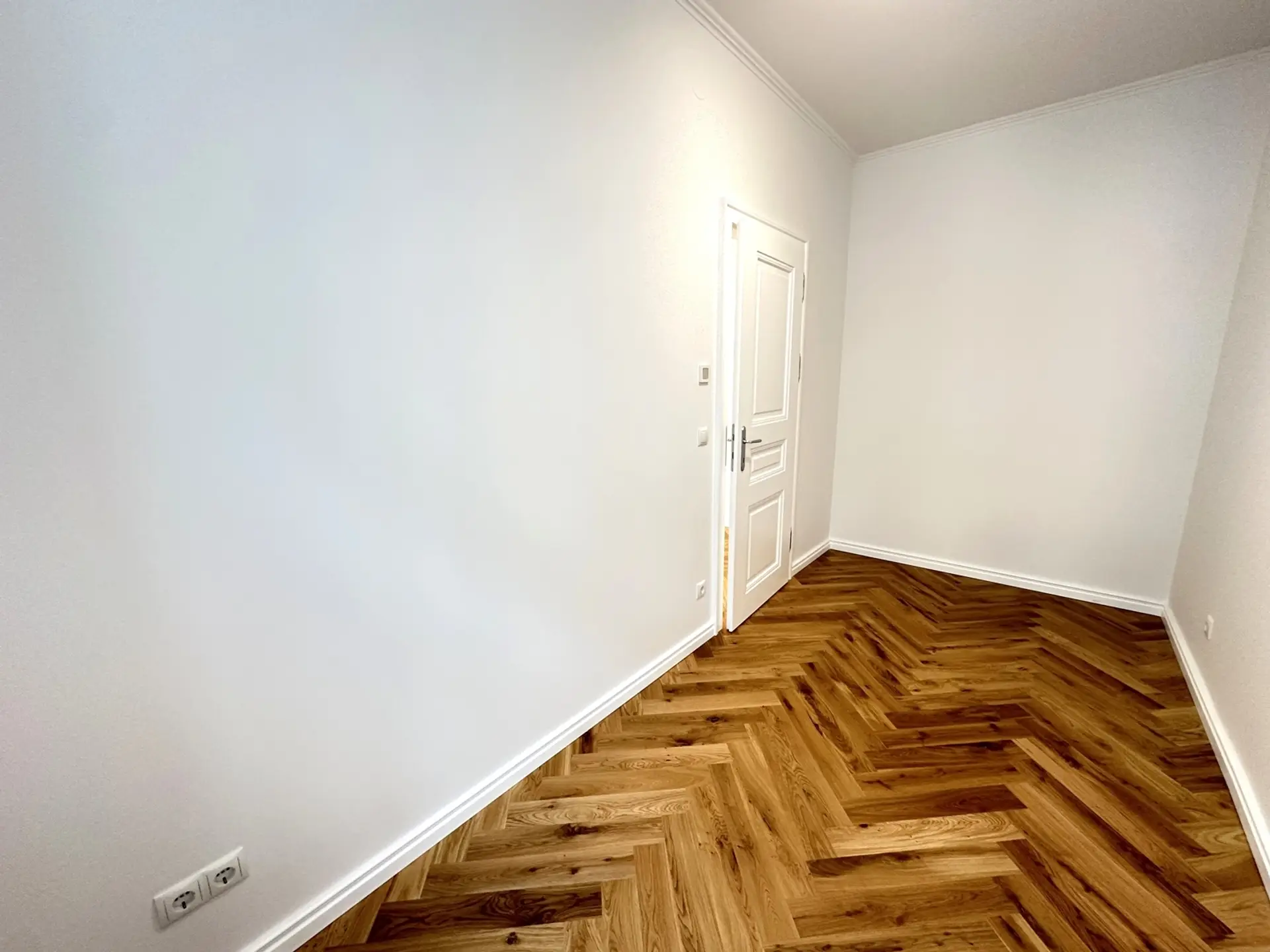 20250331_094433861_iOS