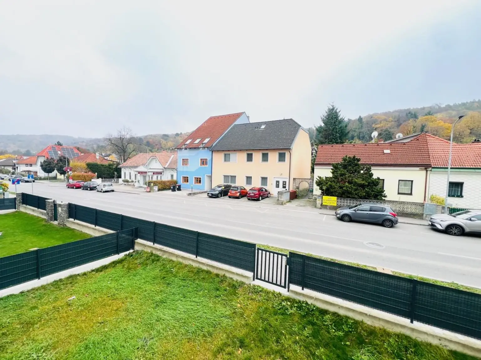 J | ++ TRAUMHAFTE DREI Zimmer WOHNUNG mit BALKON und KÜCHE ++ | Prima Service Immobilien