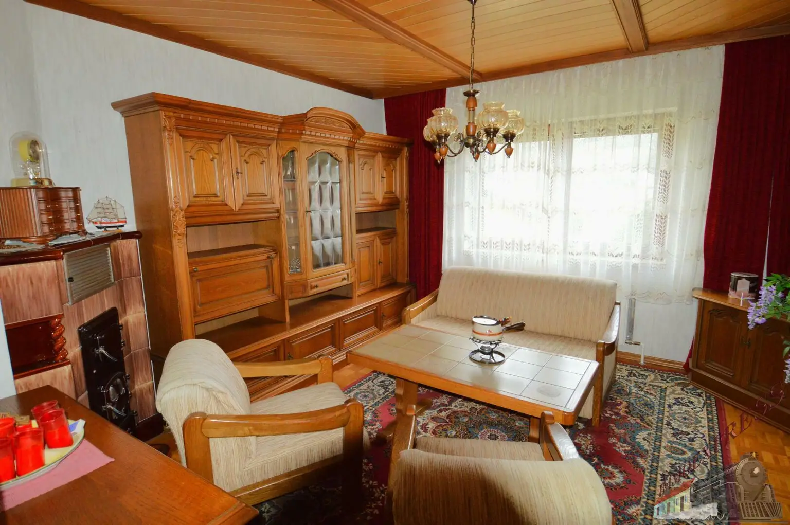 Ein-/ Zweifamilienhaus in ruhiger Aussichtslage