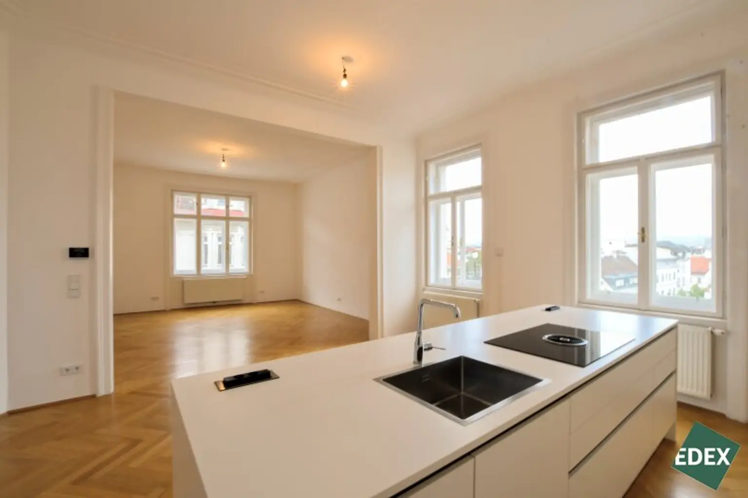 6-Zimmer Altbauwohnung mit Balkon und Klimaanlage in attraktiver Lage des 7. Bezirks