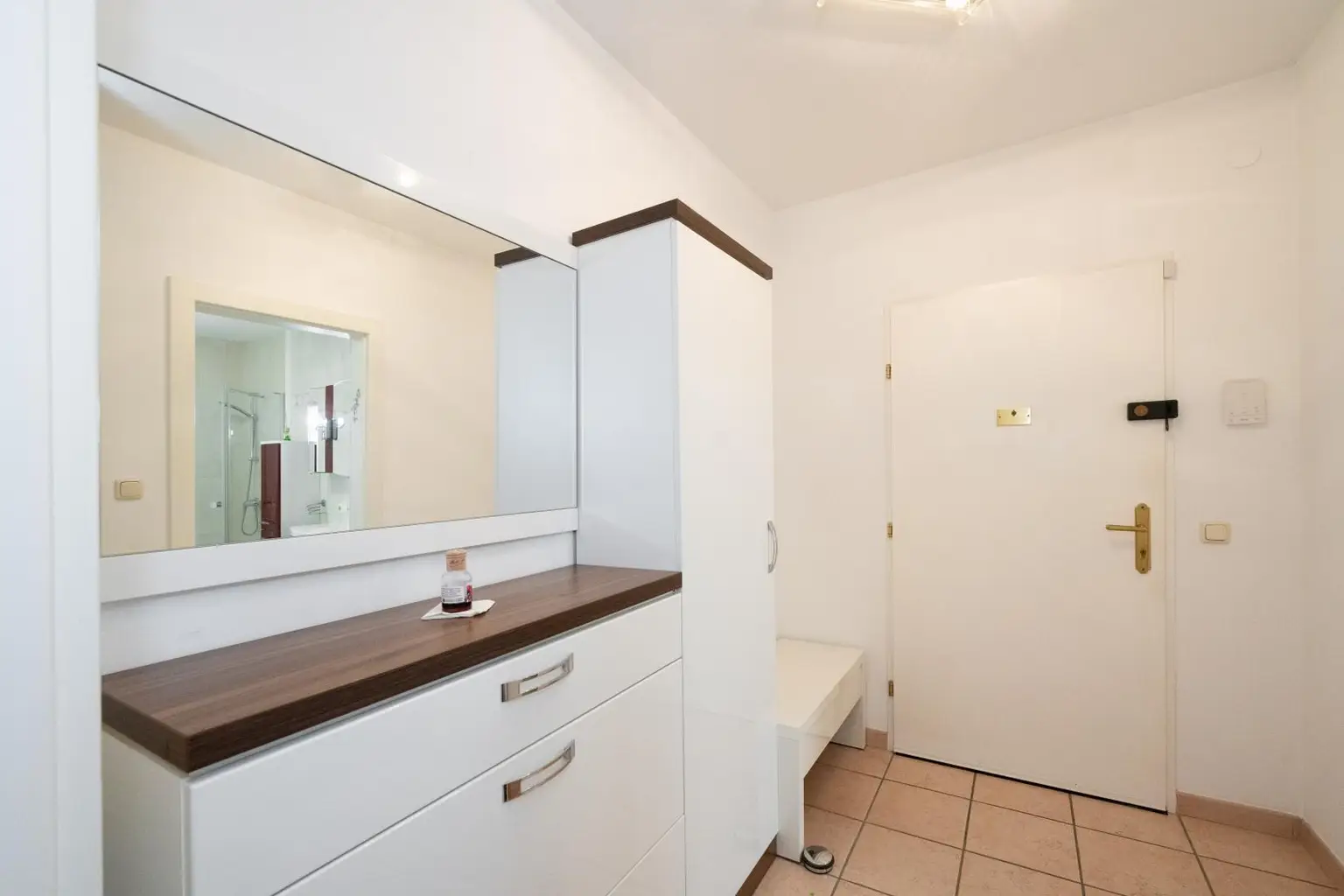 Eingangsbereich mit Garderobe