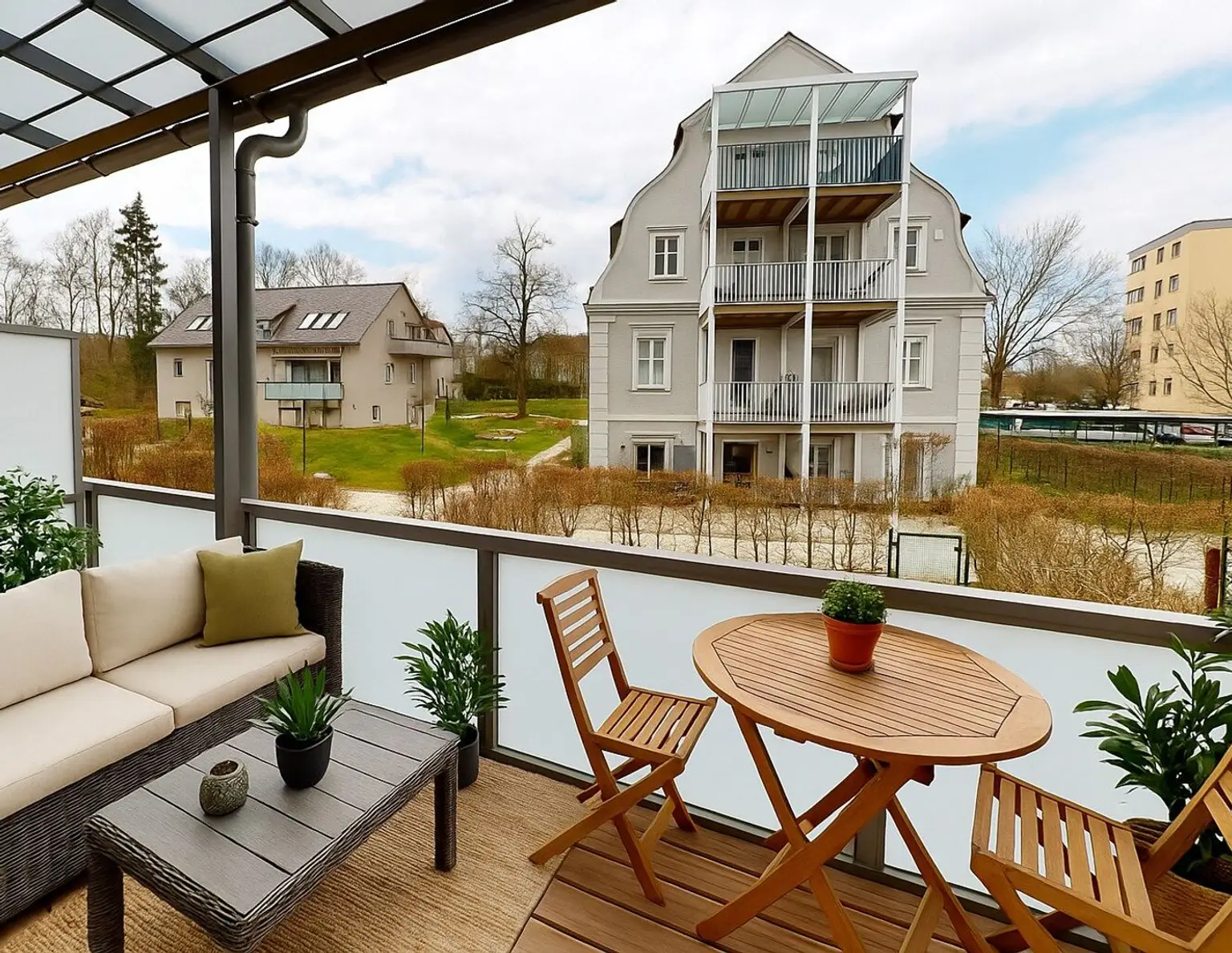 Provisionsfrei / Keine Grunderwerbsteuer!: Feldkirchen - 3-Zimmer-Wohnung im Grünen mit großem Balkon