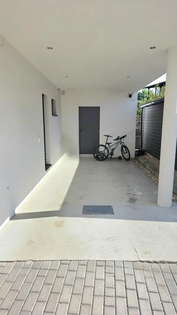 CARPORT
