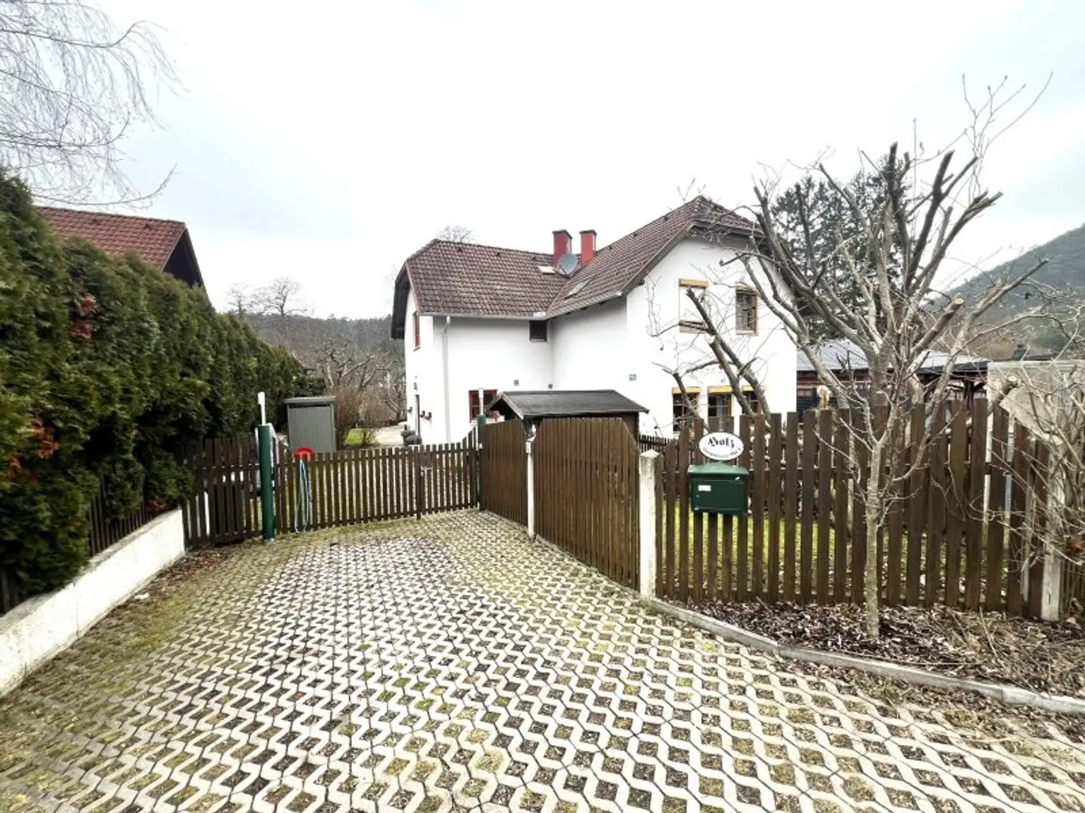 (!) Familienhit mit Charme - gut geschnittene Doppelhaushälfte mit Garten & Pool in Gaaden (!)