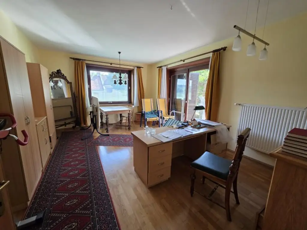 Ruhiges Zweifamilienhaus in kinderfreundlicher Lage!