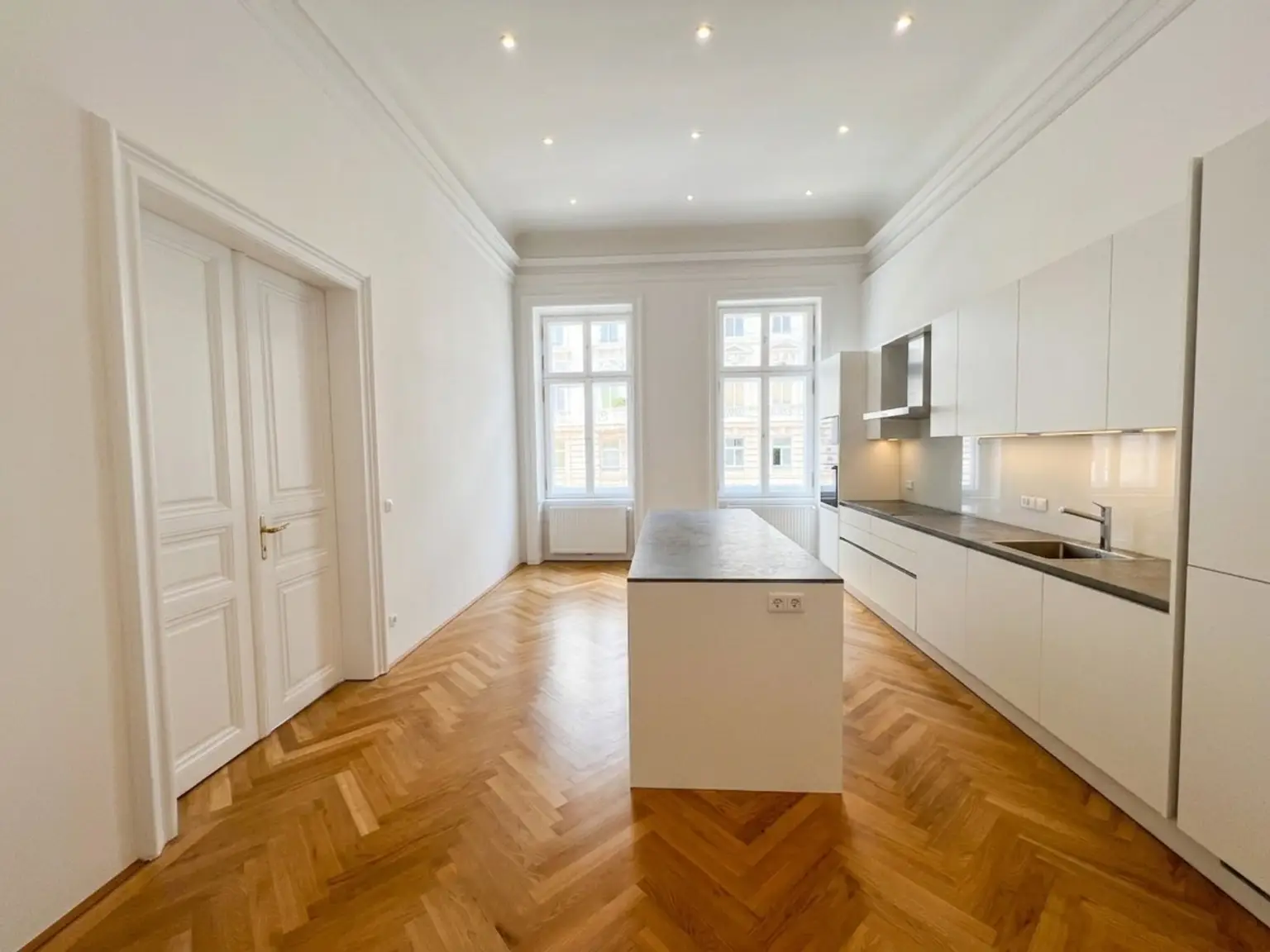 Prunkvolle Altbau-Wohnung im repräsentativen Haus / Wonderful apartment in a representative building