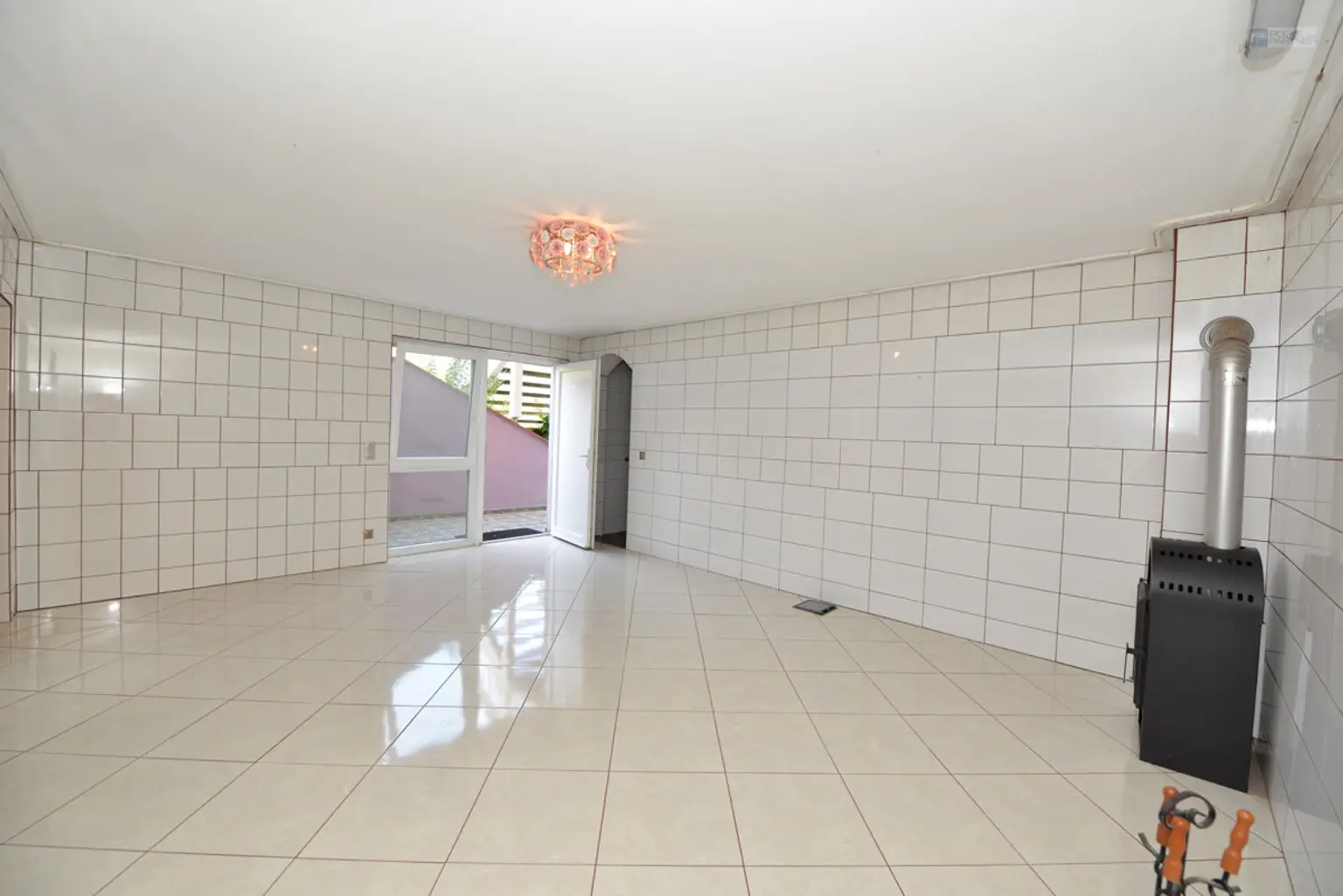 SE(H)ENSUCHT: SIEH DEN SEE!   EINFAMILIENHAUS IN MÖRBISCH MIT SEEBLICK, CARPORT & SOMMERKÜCHE