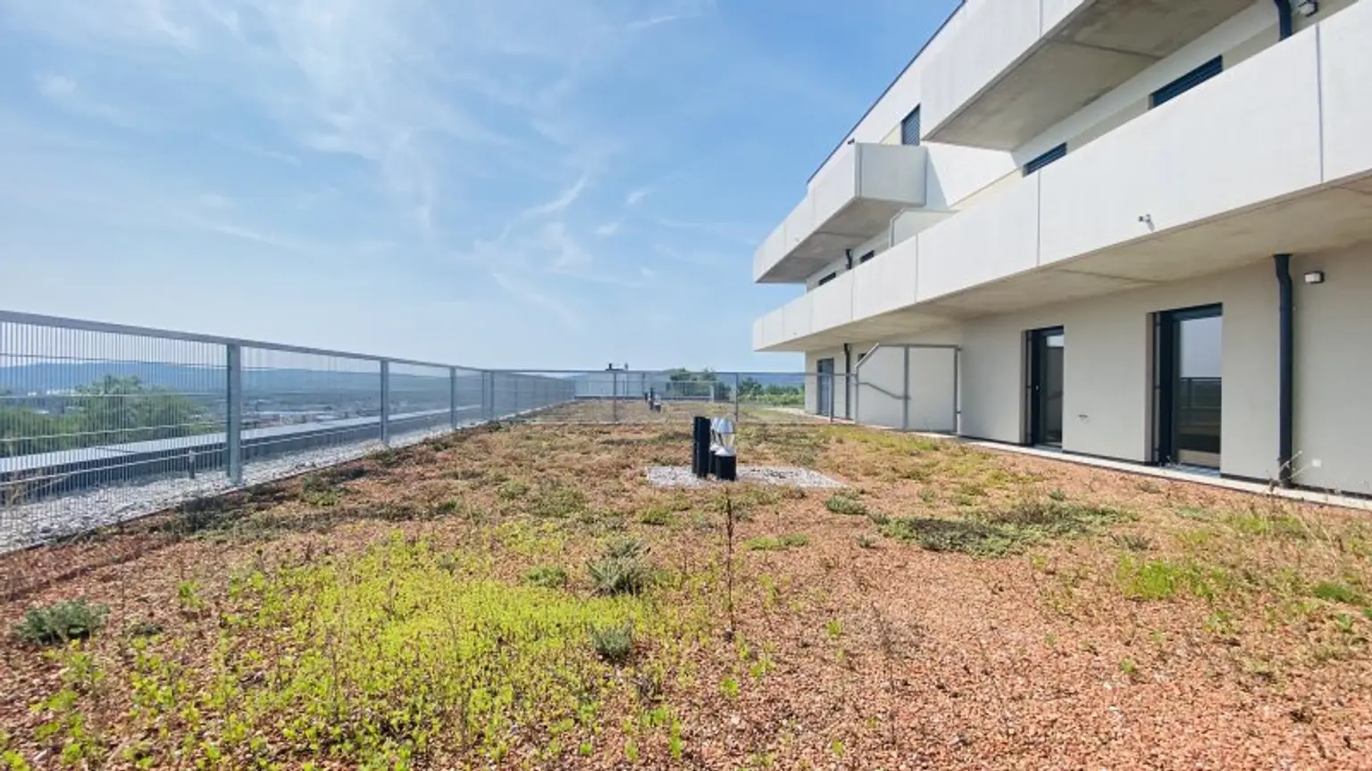Neubau Erstbezug Drei Zimmer Terrassenwohnung mit Fernblick
