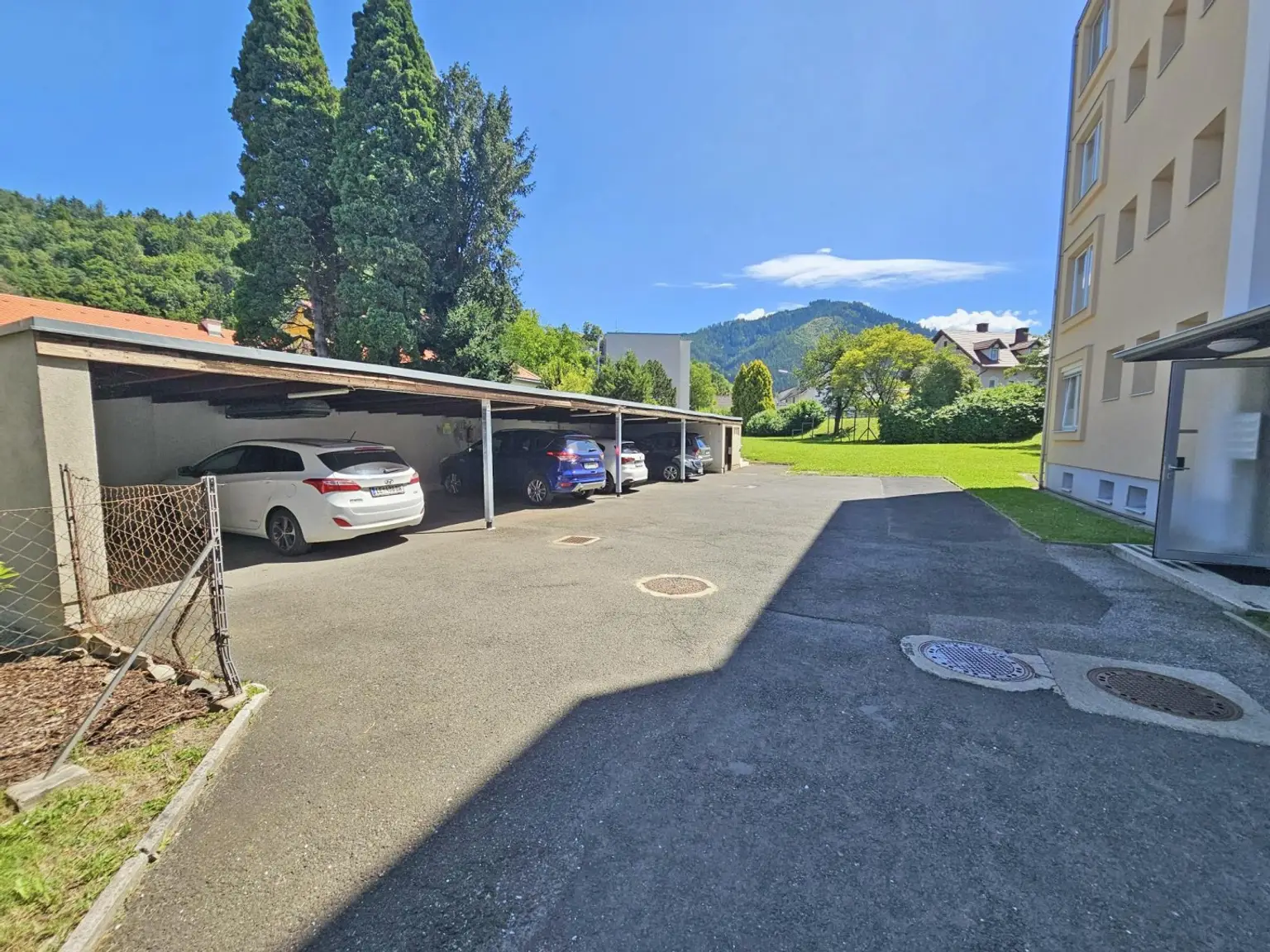 3 Zimmer, mit Loggia , Carport