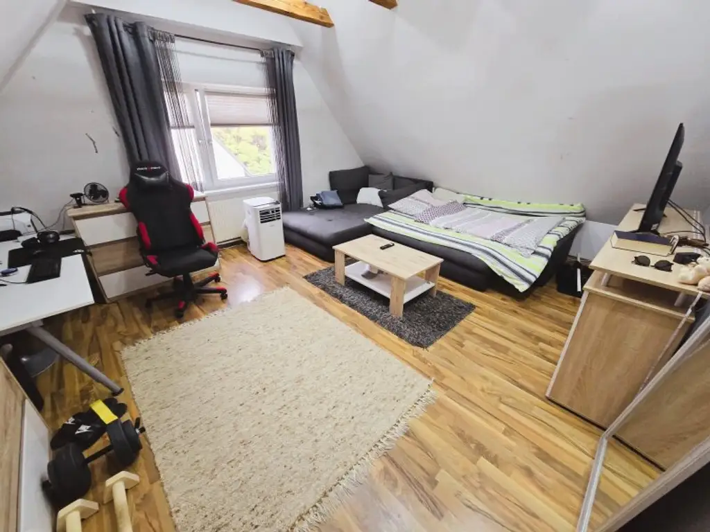 Charmantes Einfamilienhaus 125m² wohnfl. mit 791m²  Garten und überdachte Terrasse und Kaminanschluss in Leobersdorf – S-Bahn in der Nähe!