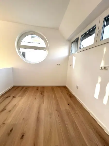 Wohnen mit Weitblick: Stilvolle 2-Ebenen-Wohnung mit Terrassen in der Sieveringerstraße