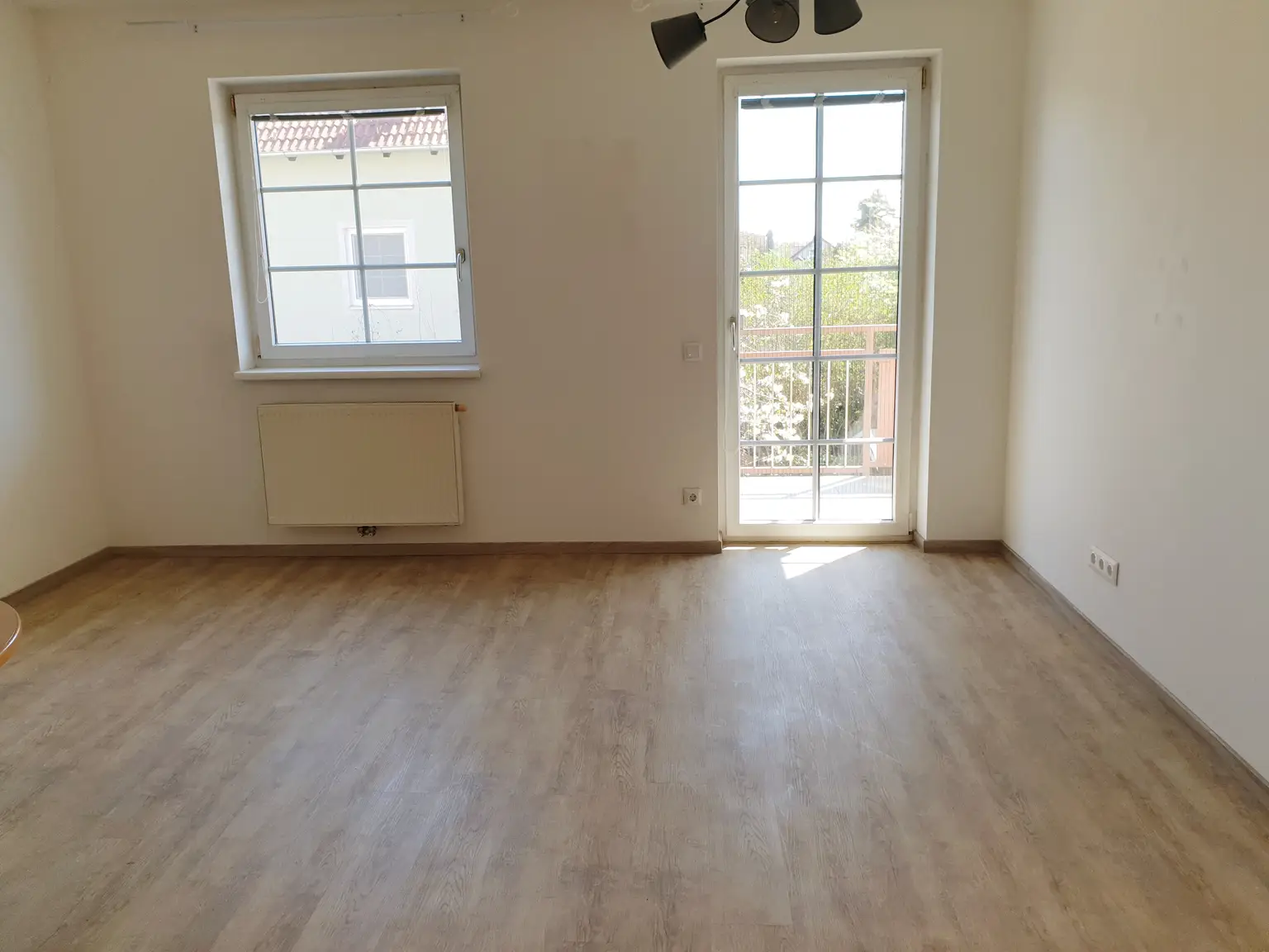 Zwei Zimmerwohnung mit Balkon zu vermieten!