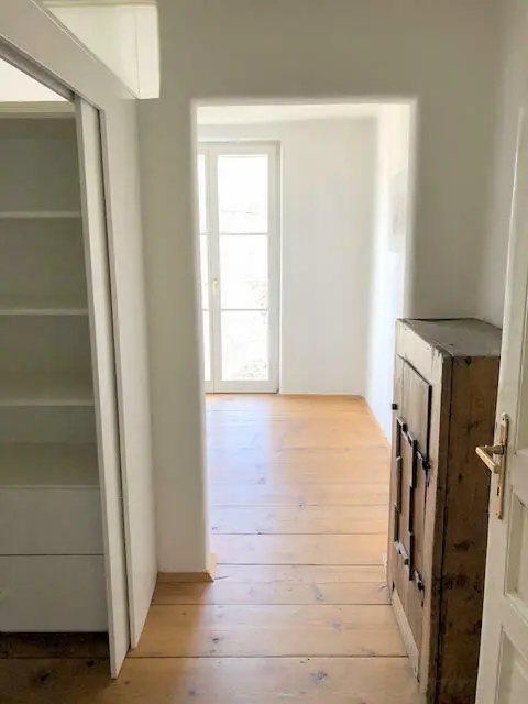 Schrankraum mit Schlafzimmer