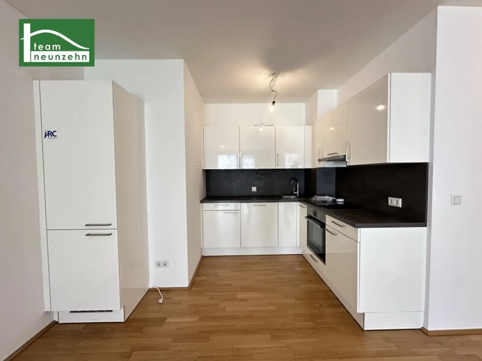 Neuwertige 3-Zimmer-Wohnung mit Balkon beim FAC-Platz – Nur 3 Minuten zur S-Bahn, verfügbar ab Jänner