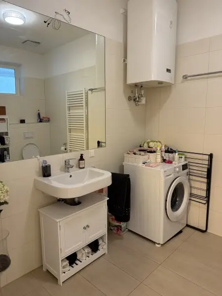 Lichtdurchflutete 2-Zimmer Wohnung, Nähe Steiner Tor