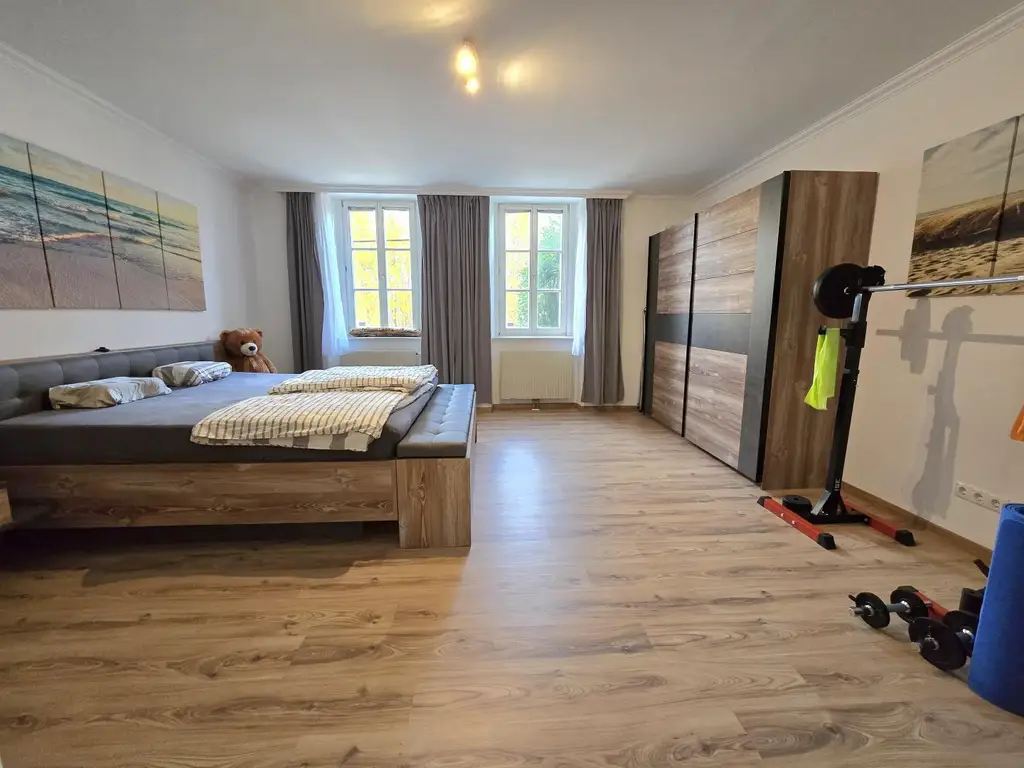 "Wohnen mit Geschichte – Gartenwohnung im Turmhaus Pressbaum"