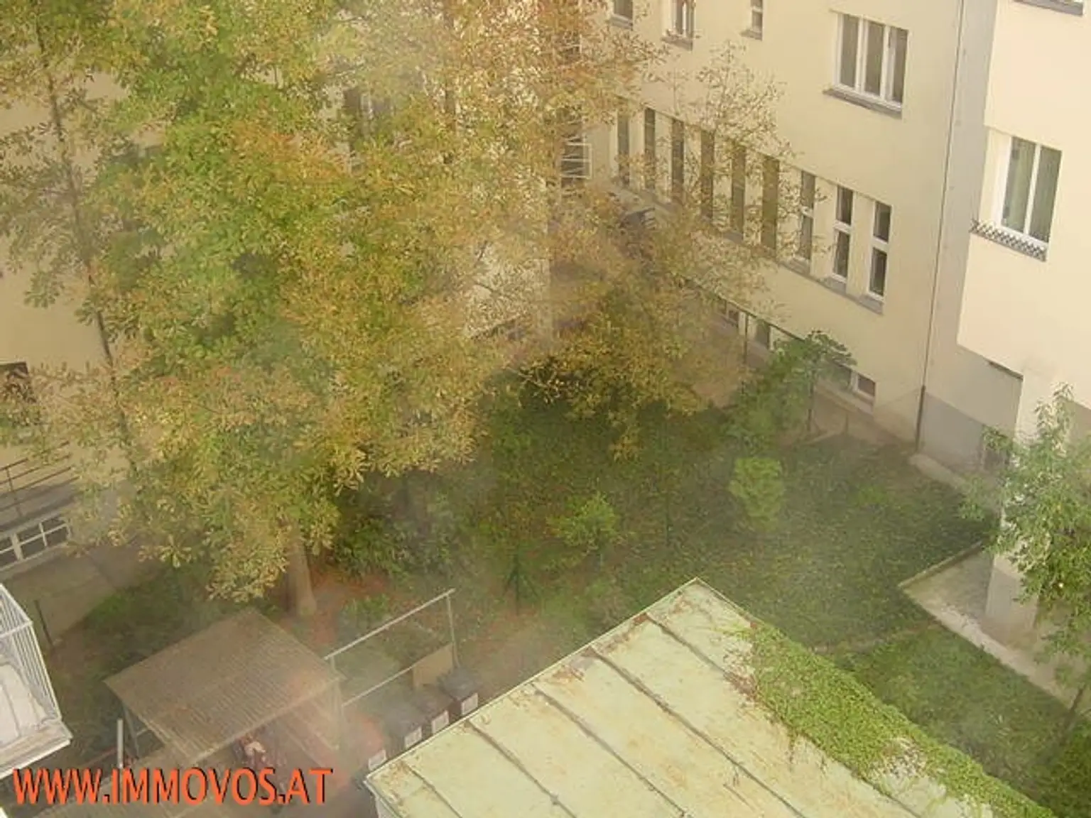 WOLLZEILE: WOHNEN IN STADTPARKNÄHE; ENTZÜCKENDE GARCONNIERE; BLICKRICHTUNGGRÜNER INNENHOF